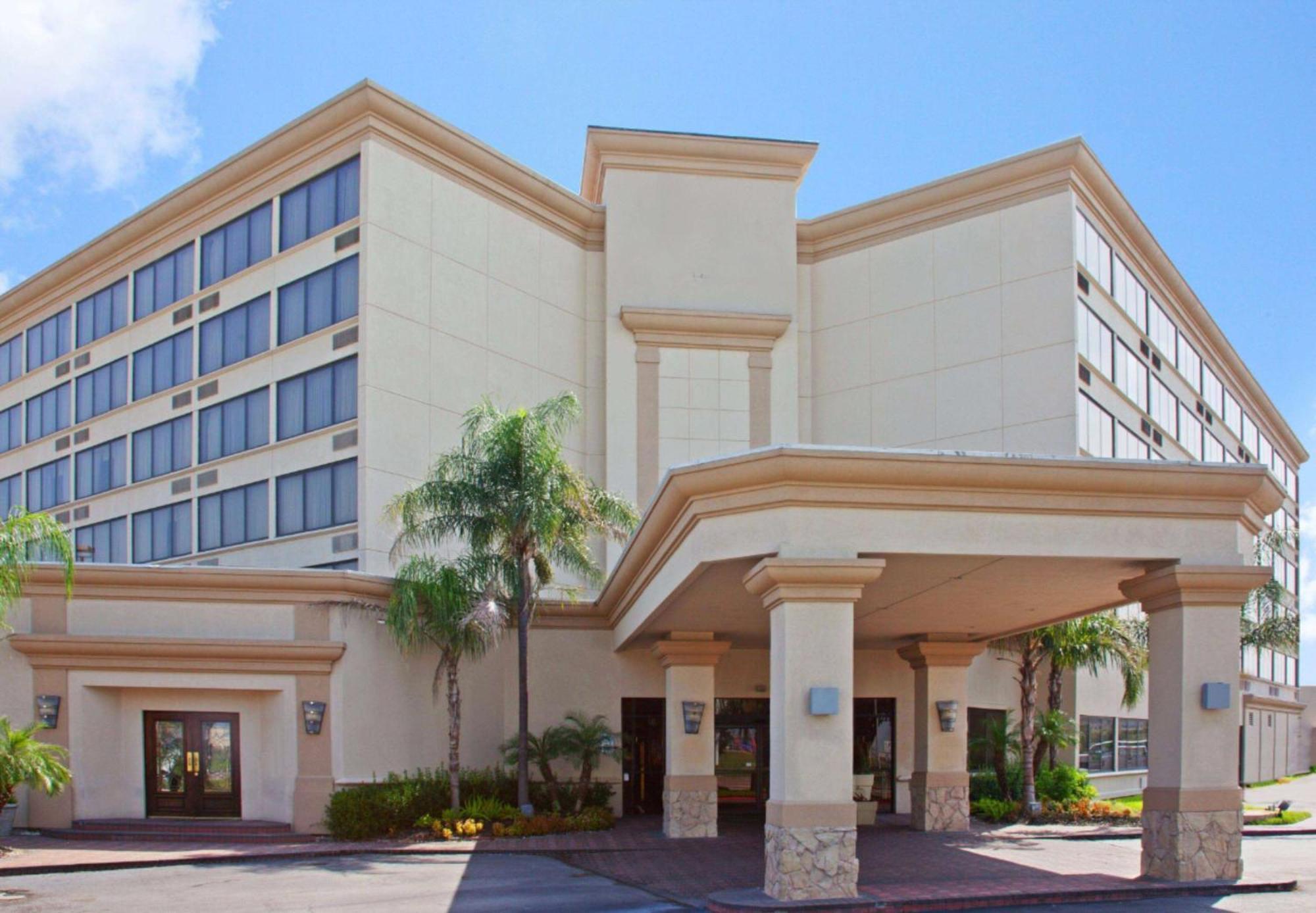 Wyndham Houston Hobby Airport Hotel South Houston Exterior photo